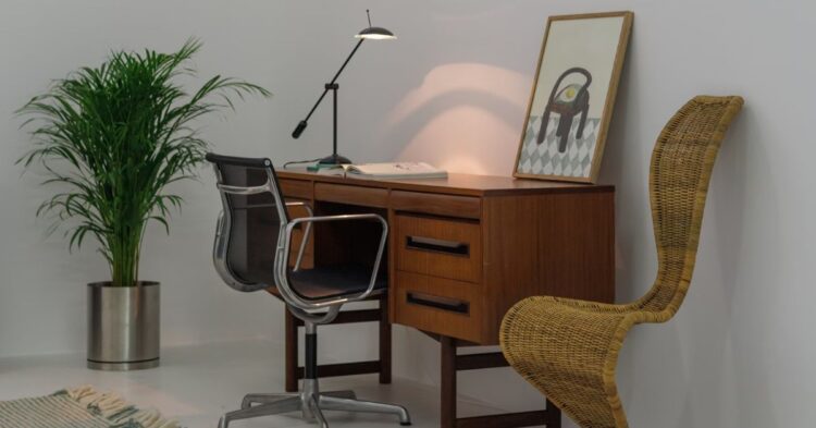 Modern Homes Love These Vintage Furniture Picks