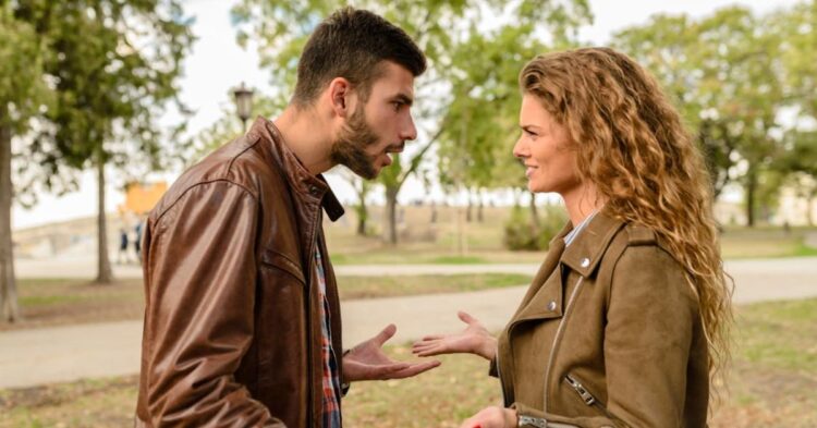 Say These 10 Things When Someone’s Gaslighting You