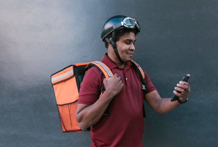 Food Delivery Services With Pre-Set Tip Options