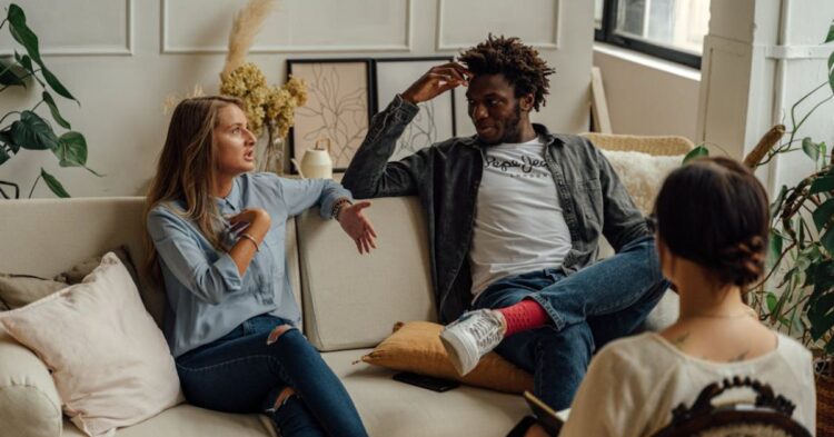 10 Emotional Struggles Shared By Children Of Narcissistic Parents