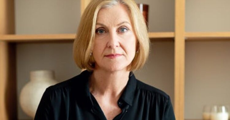 Spot The Subtle Signs Of Real Confidence In Any Room