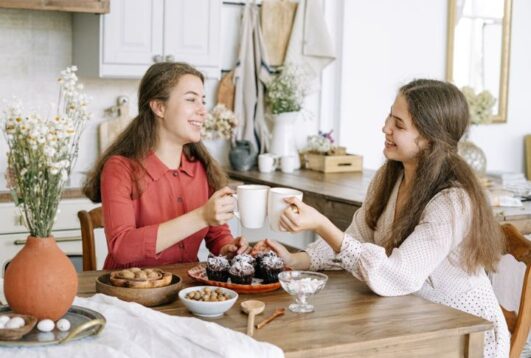 20 Traits That Make Someone Naturally Lovable - Housely