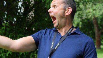 outside, man, people, summer, nature, selfie, self-image, gapes, mobile, forest, green, tree, the man, the person, photo, shoot, camera, phone, angry, screams, roar, empower, empowerment, jaw, mouth, stare, selfie, selfie, selfie, selfie, selfie