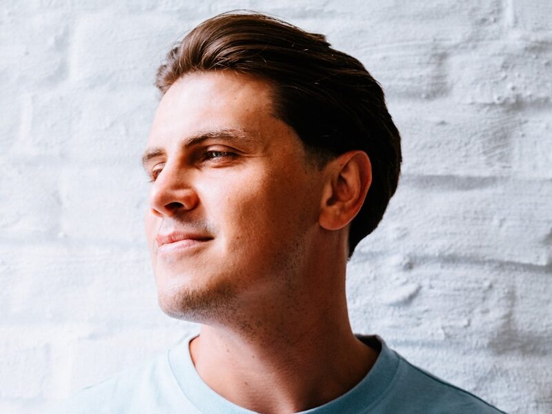 man in white crew neck shirt
