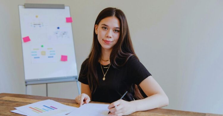 10 Rare Mental Habits Linked To Sharp Creative Thinking