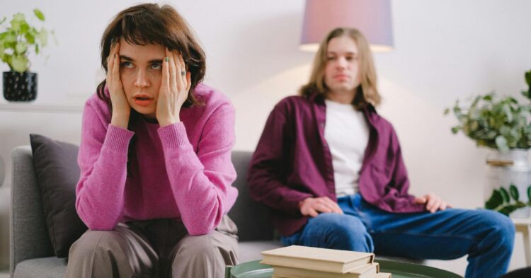 10 Habits That Look Confident Until You Realize They Push People Away