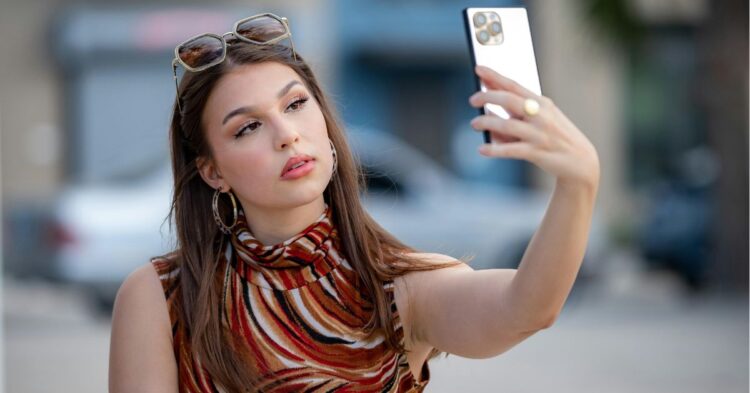 10 Secret Tactics Users Follow On Dating Apps Without Telling Anyone