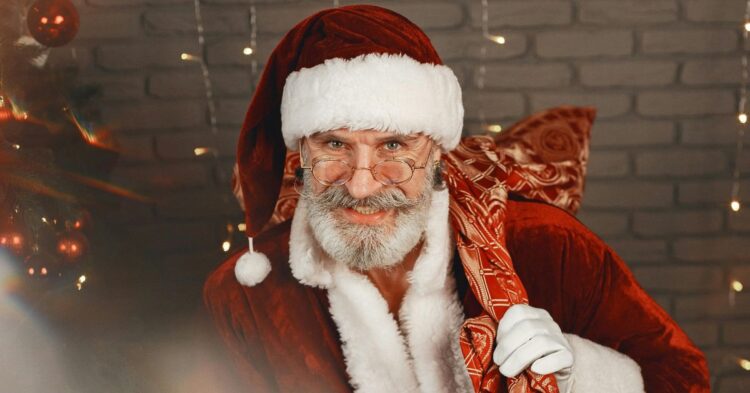 10 Cheerful Christmas Habits Born From Unexpected Beginnings