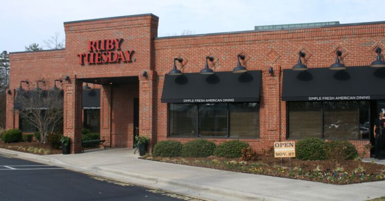 10 Former Steakhouse Favorites That Struggled to Adapt